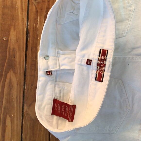 MAKERS of true originals jeans mini  shorts white embroidered denim 26 sexy low - Picture 3 of 8